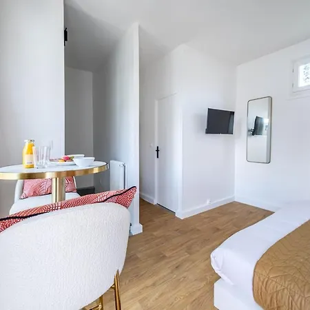 Peaceful Near Paris In Apartment *